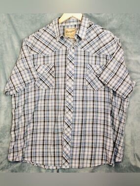 Wrangler Western Pearl Snsp Short-Sleeve Blue and White Plaid Button-Down Shirt